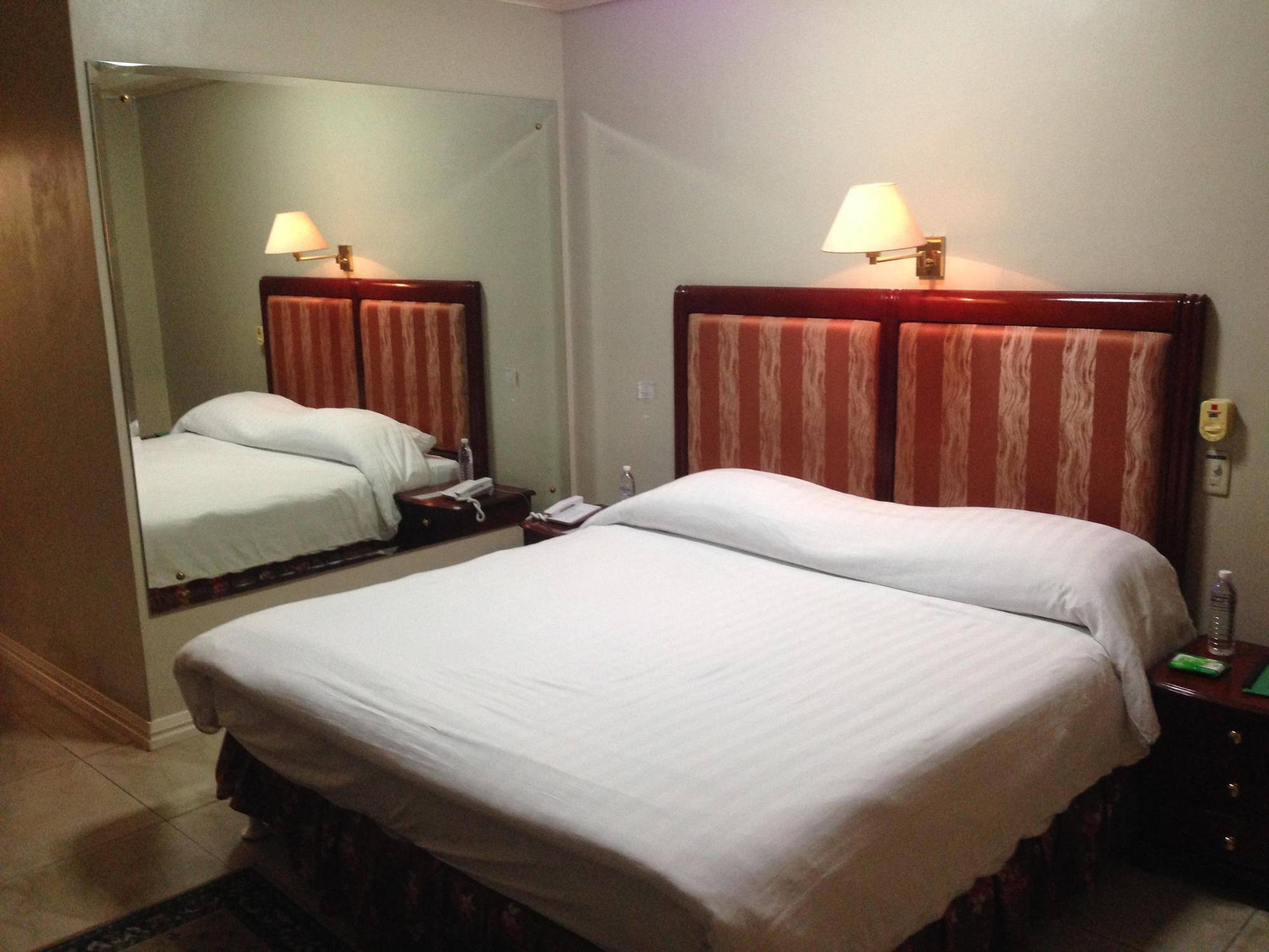 Wild Orchid Resort Angeles Zewnętrze zdjęcie